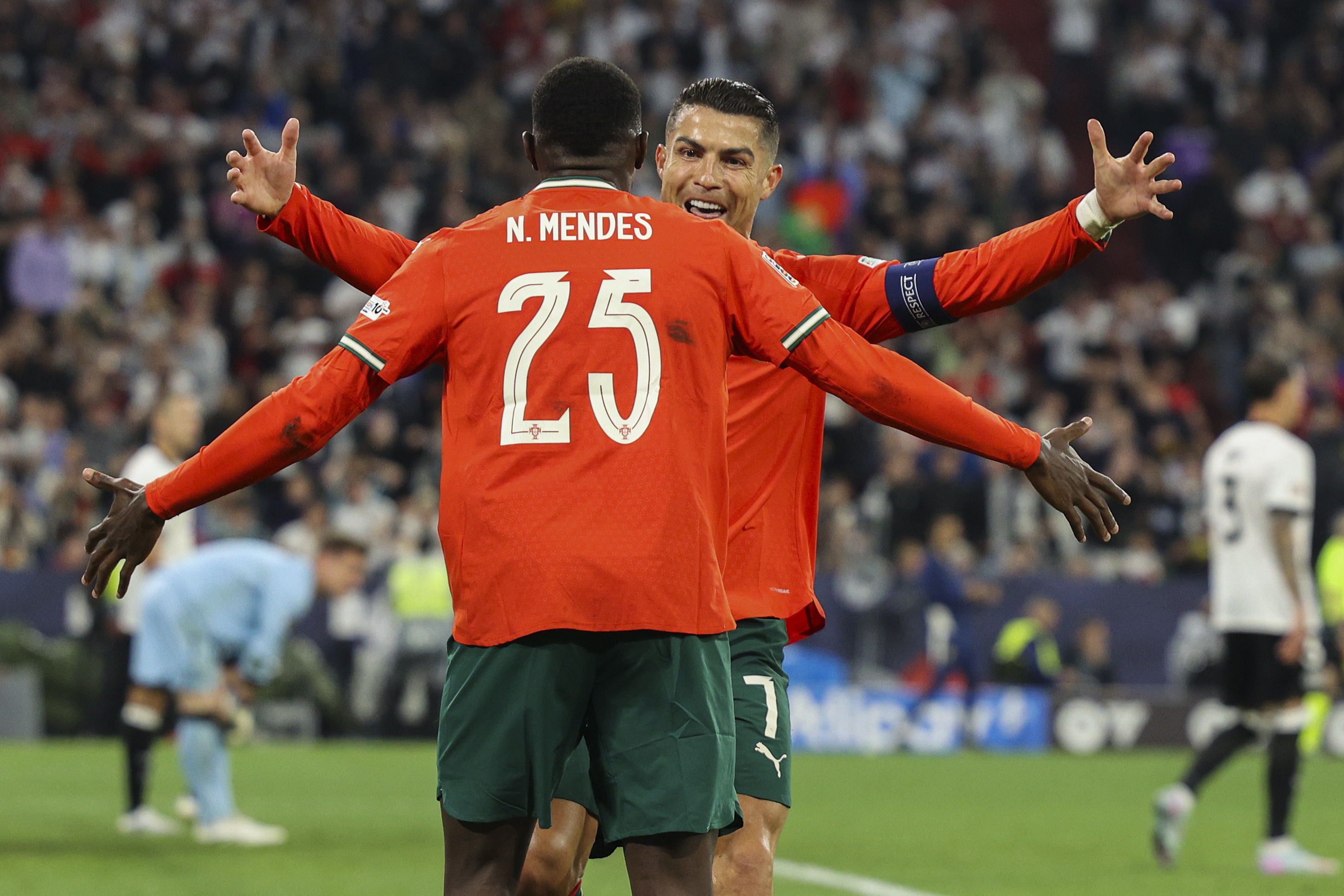 葡萄牙队连胜多场比赛,士气高昂的简单介绍 葡萄牙队连胜多场比赛,士气高昂的简单介绍