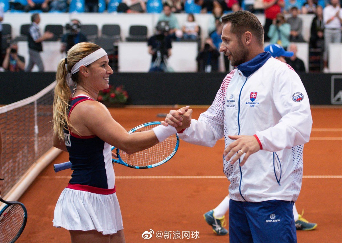 捷克客场大胜斯洛伐克，提前出线