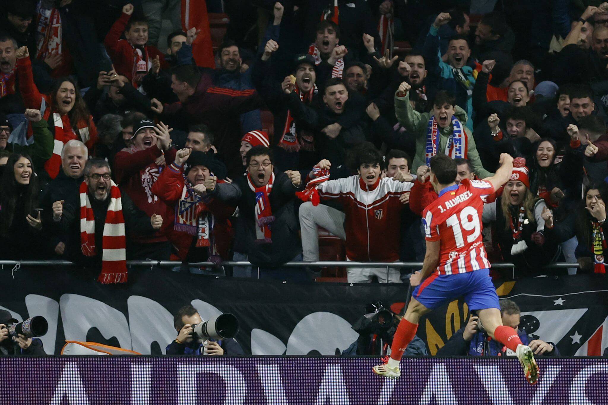 墨西哥血洗日本,阿尔瓦雷斯关键制胜的简单介绍 墨西哥血洗日本,阿尔瓦雷斯关键制胜的简单介绍