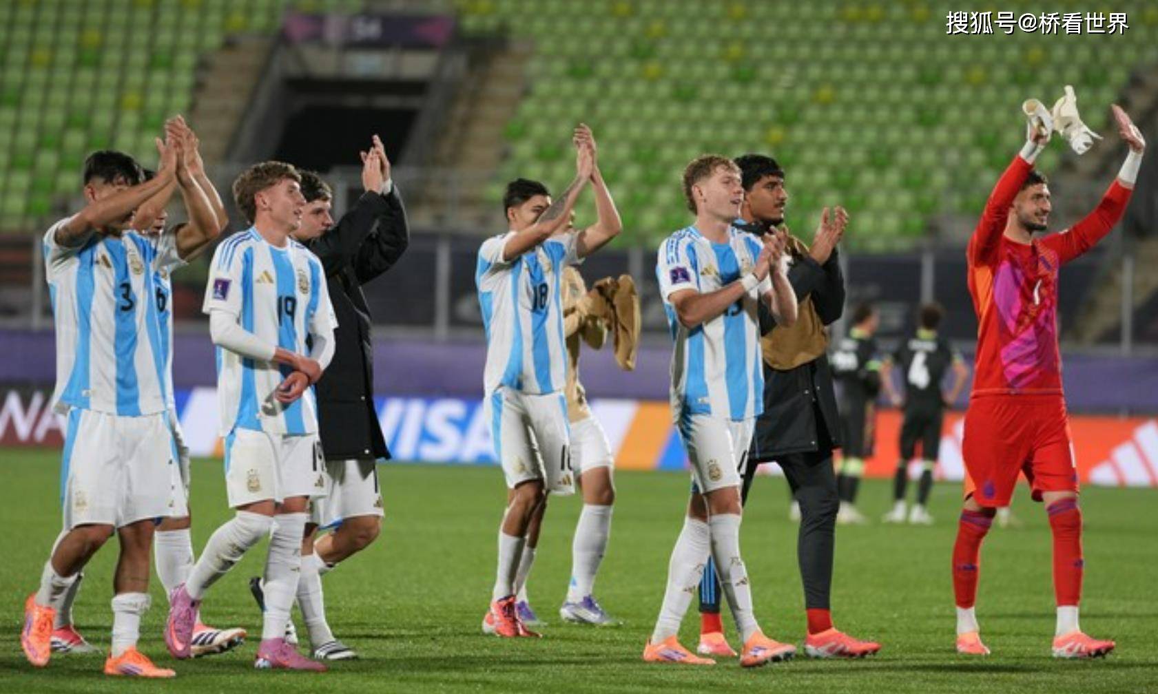 英格兰鏖战阿根廷，皮克状态火热的简单介绍